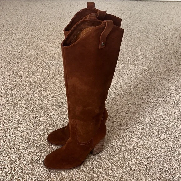 New Free People Boot(size 37 / 6.5) - Picture 2 of 7